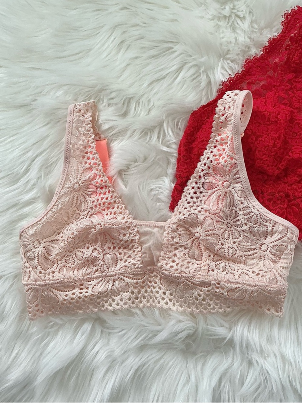 (2) aerie Lace Bralettes Size Medium - Picture 2 of 5